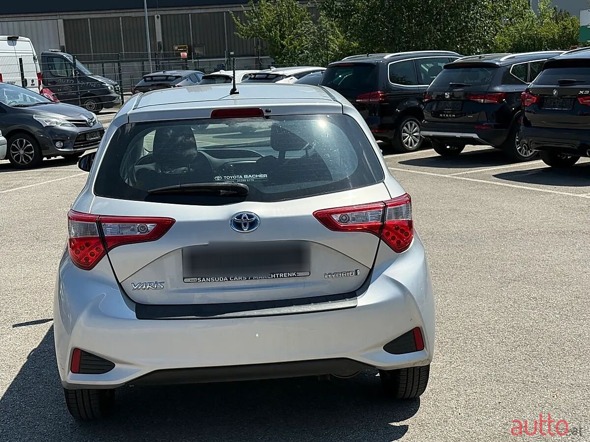 2018' Toyota Yaris photo #2