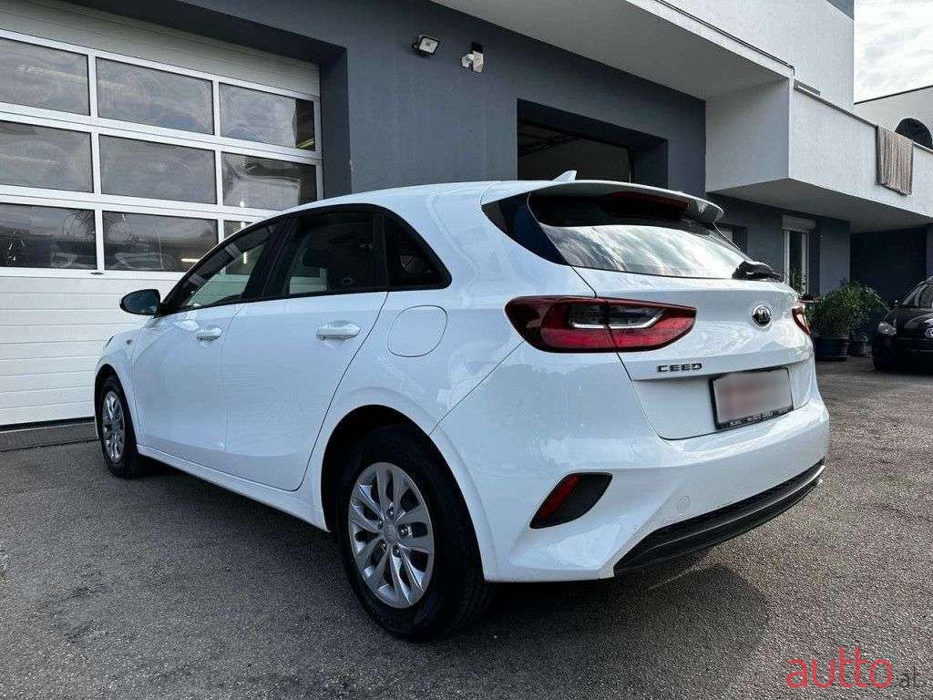 2021' Kia Ceed photo #4