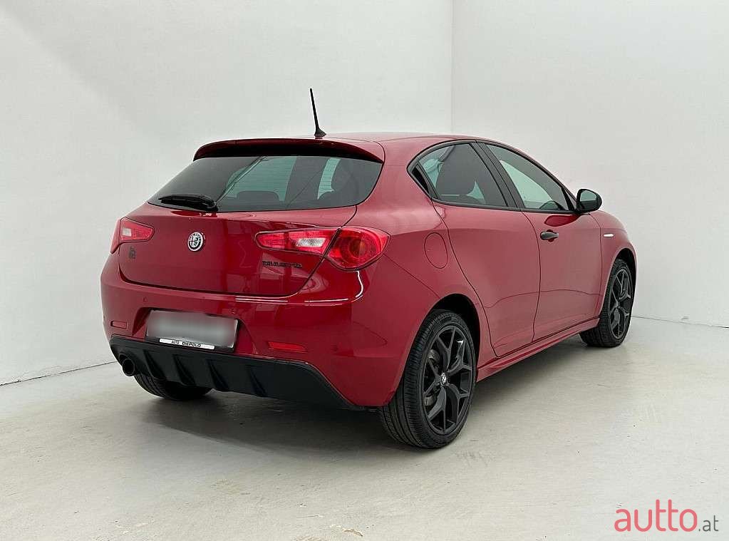 2019' Alfa Romeo Giulietta photo #4