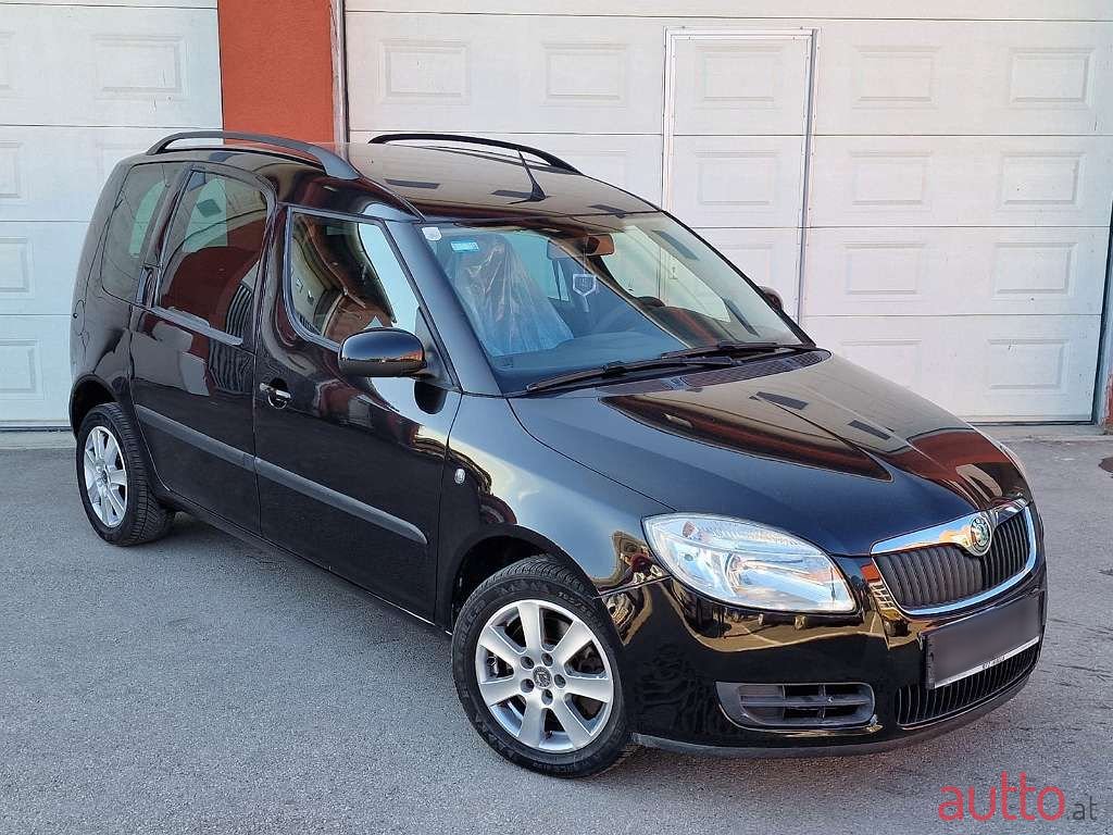 2008' Skoda Roomster photo #2