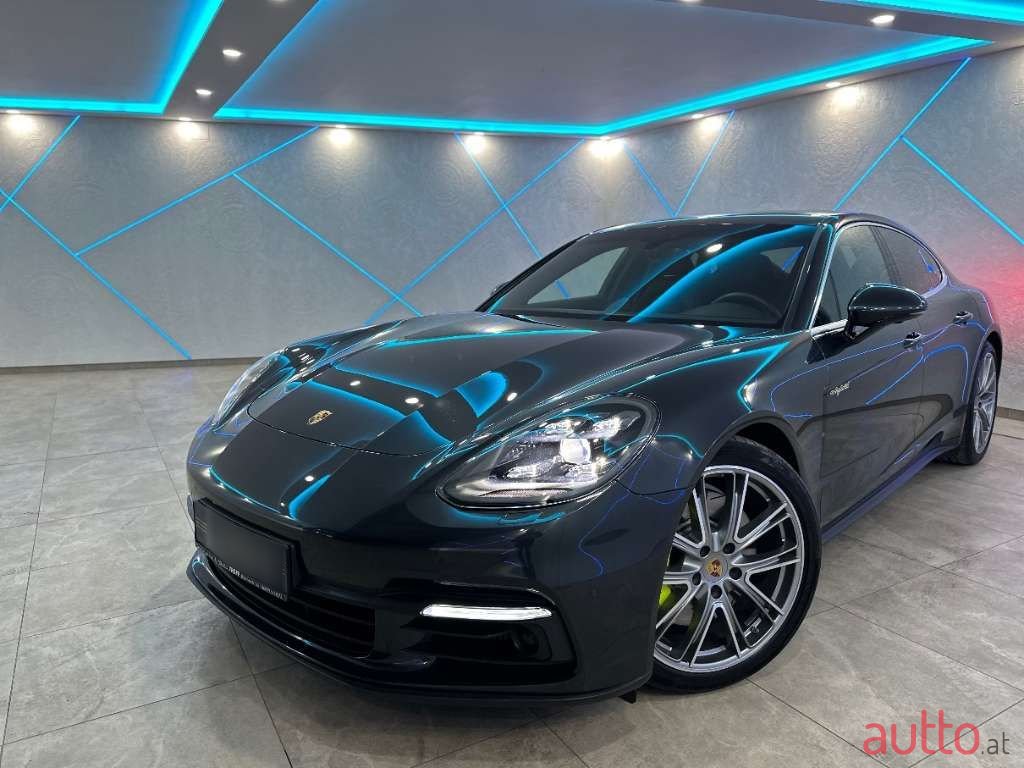 2019' Porsche Panamera photo #6