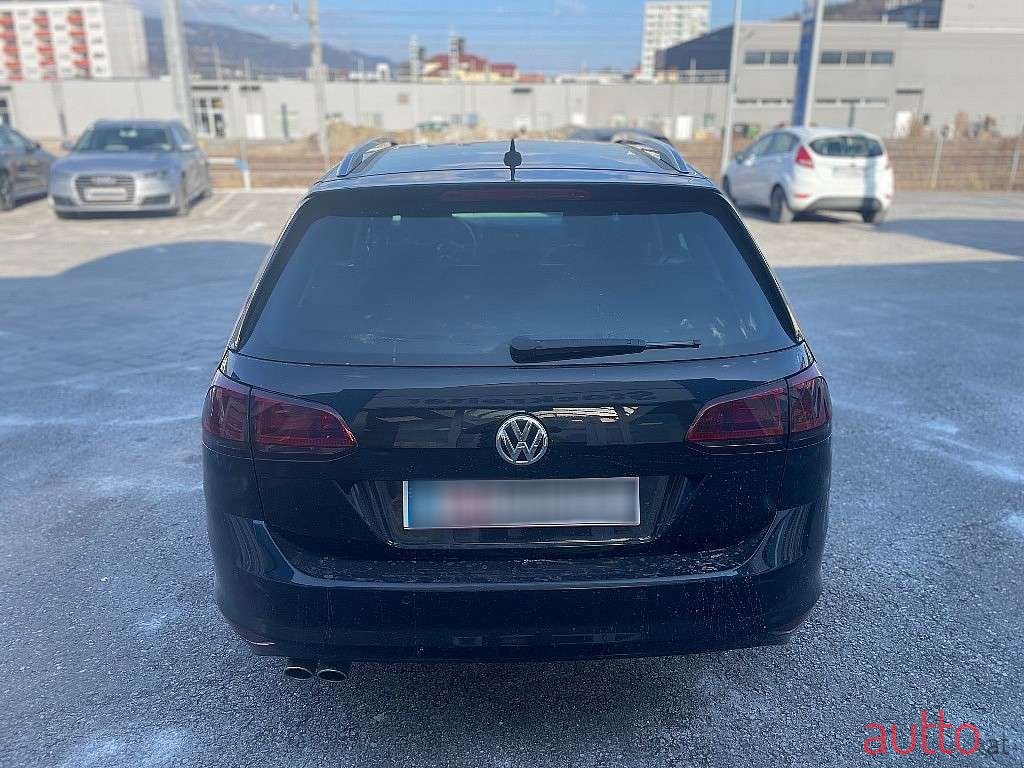 2016' Volkswagen Golf photo #4