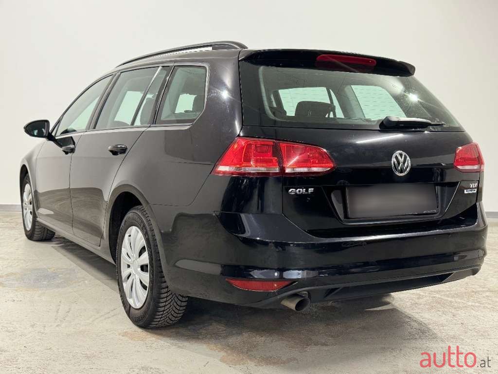 2017' Volkswagen Golf photo #5