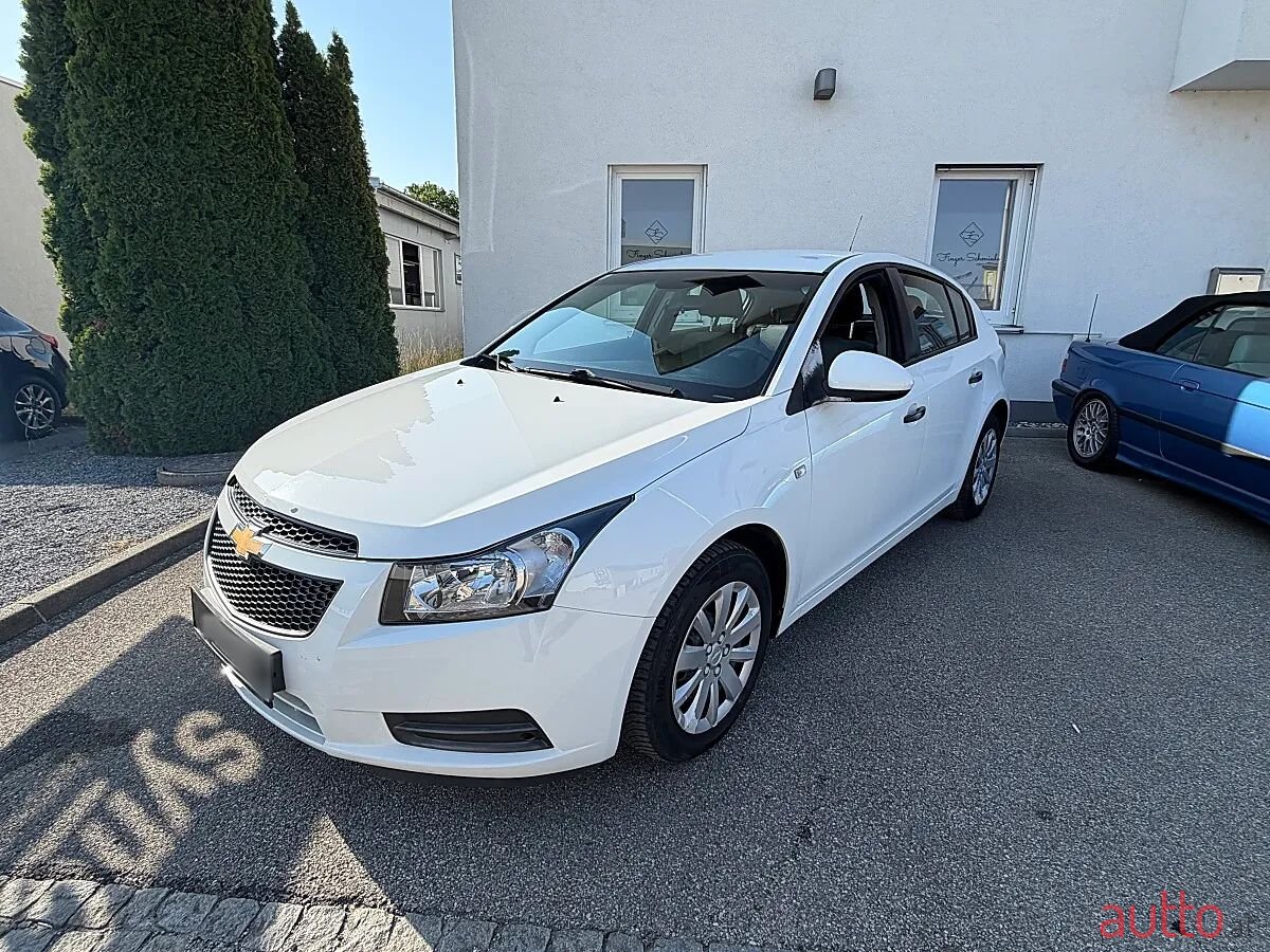 2012' Chevrolet Cruze photo #1
