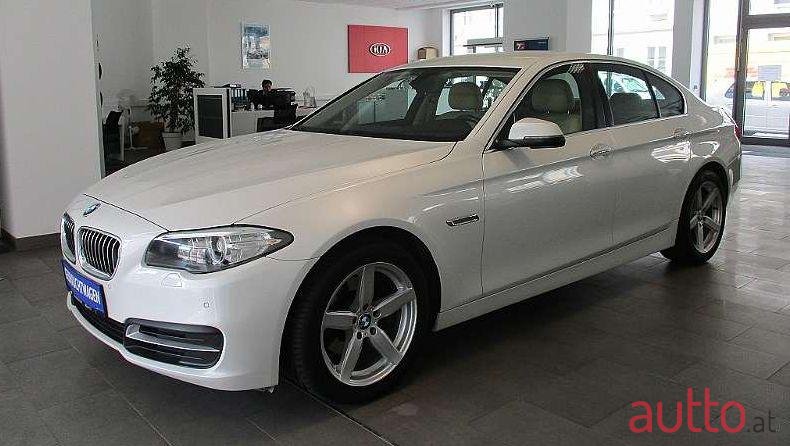 2013' BMW 5Er-Reihe photo #2
