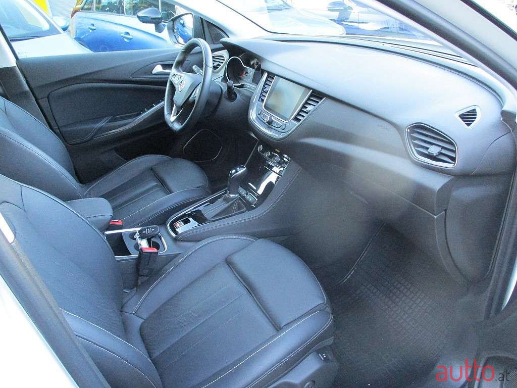 2021' Opel Grandland X photo #5