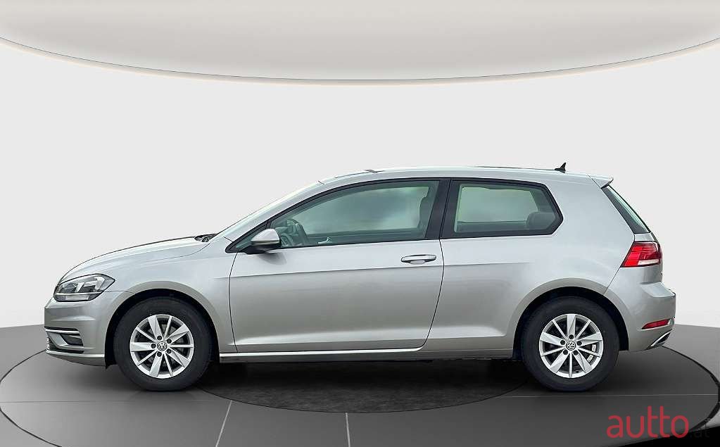 2017' Volkswagen Golf photo #5