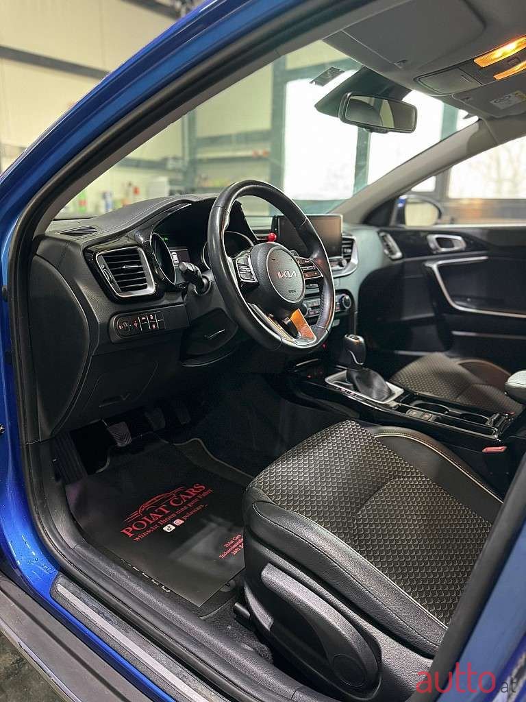 2022' Kia XCeed photo #5