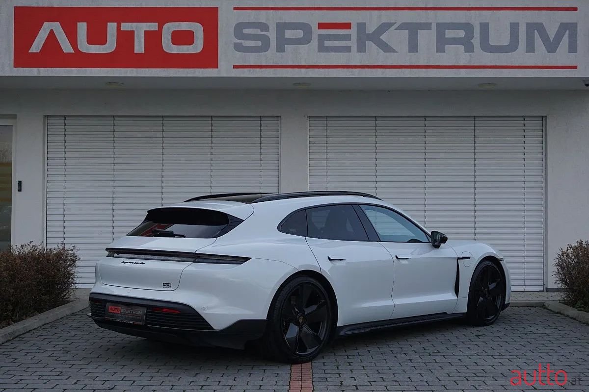 2022' Porsche Taycan photo #4