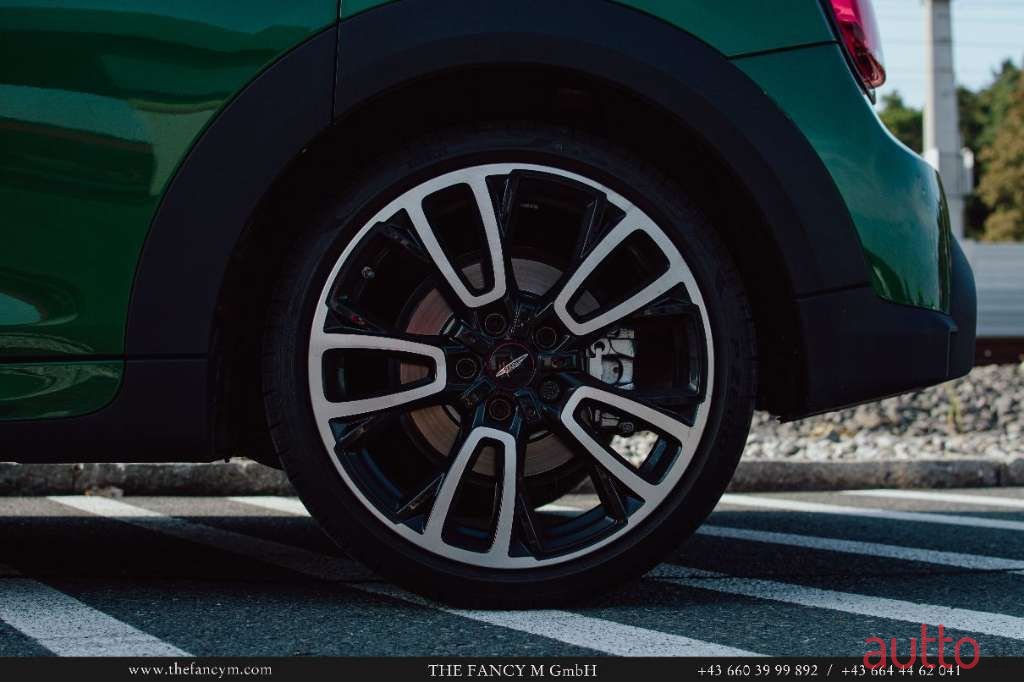 2021' MINI Cooper photo #4