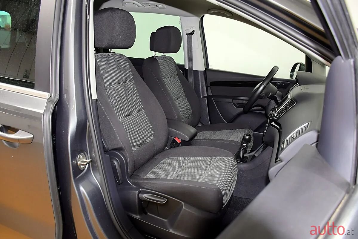 2015' SEAT Alhambra photo #3