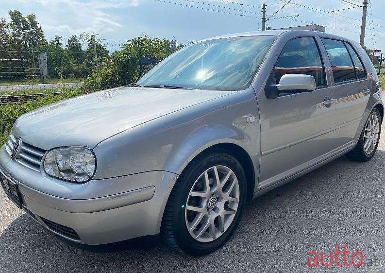 2003' Volkswagen Golf photo #1