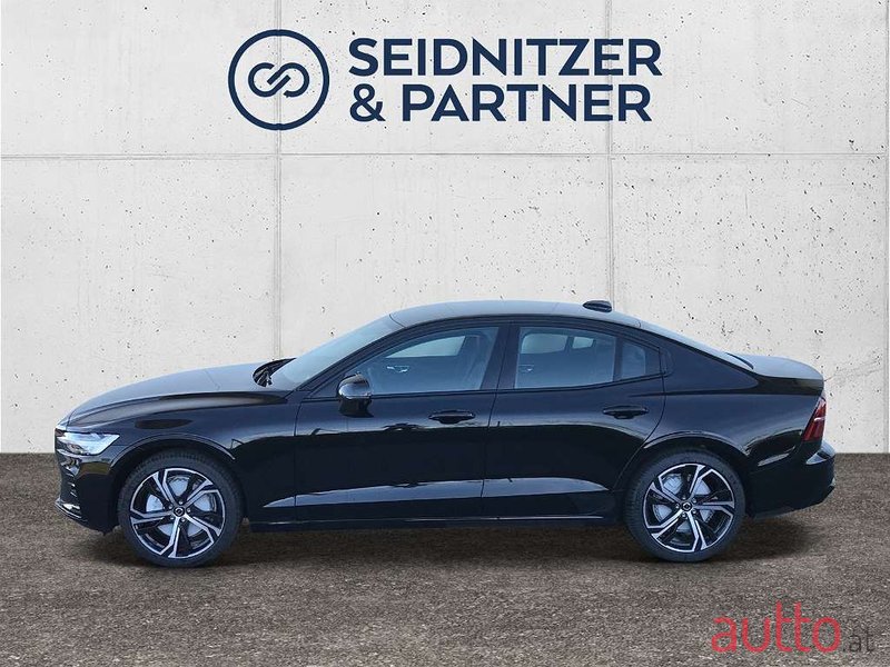 2023' Volvo S60 photo #3