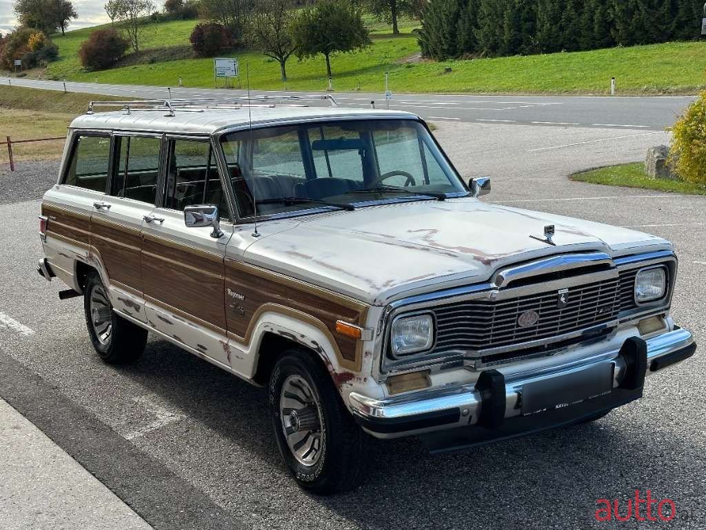 1982' Jeep V8 photo #3