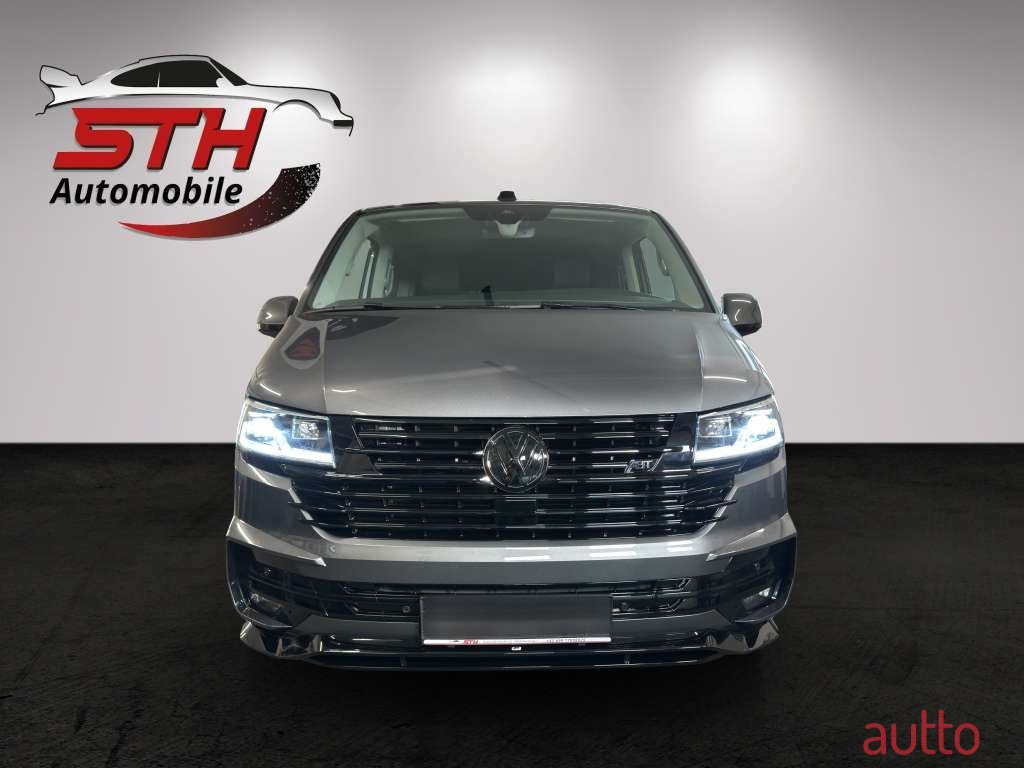 2020' Volkswagen Multivan photo #5