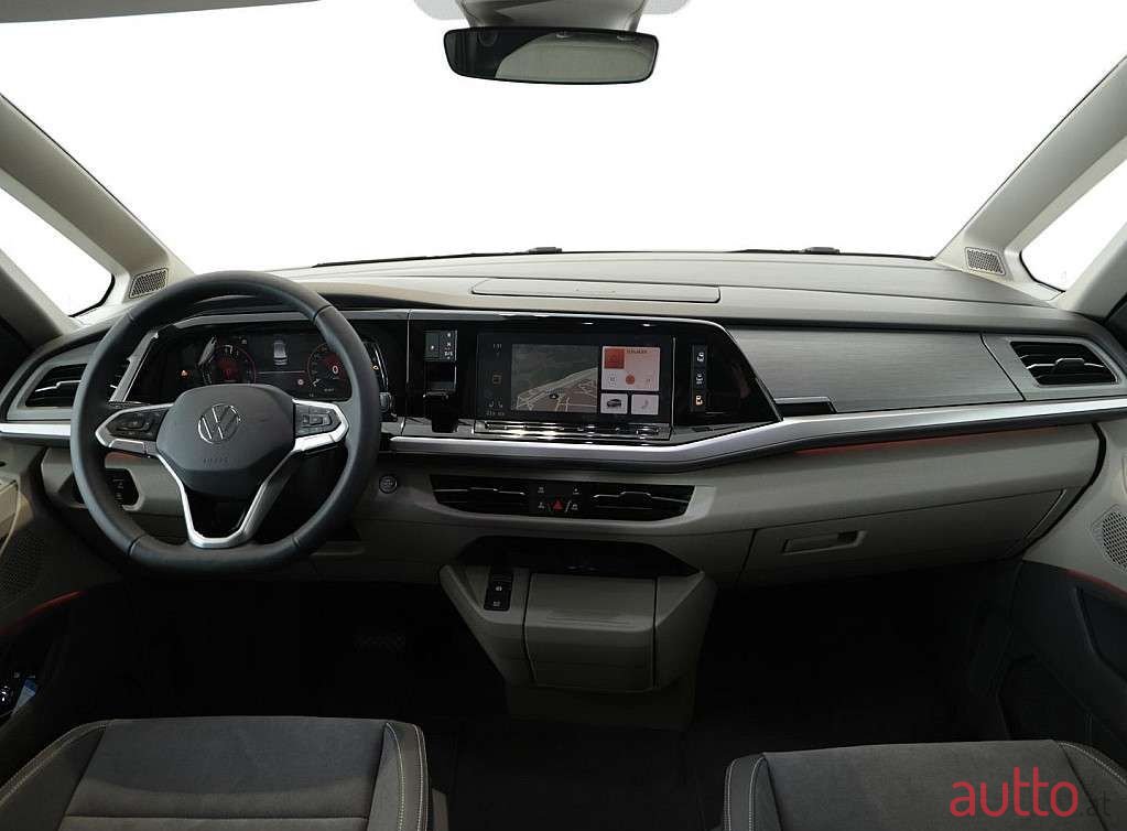 2023' Volkswagen Multivan photo #2