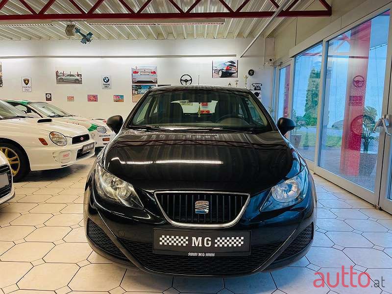 2012' SEAT Ibiza photo #2