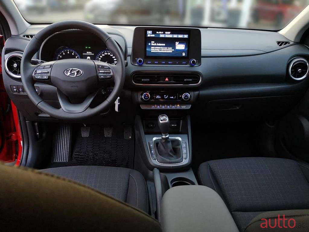 2022' Hyundai Kona photo #4