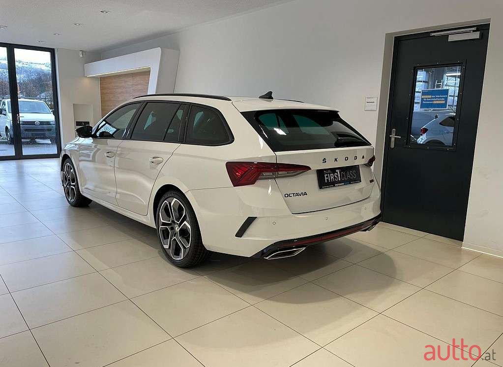2023' Skoda Octavia photo #5