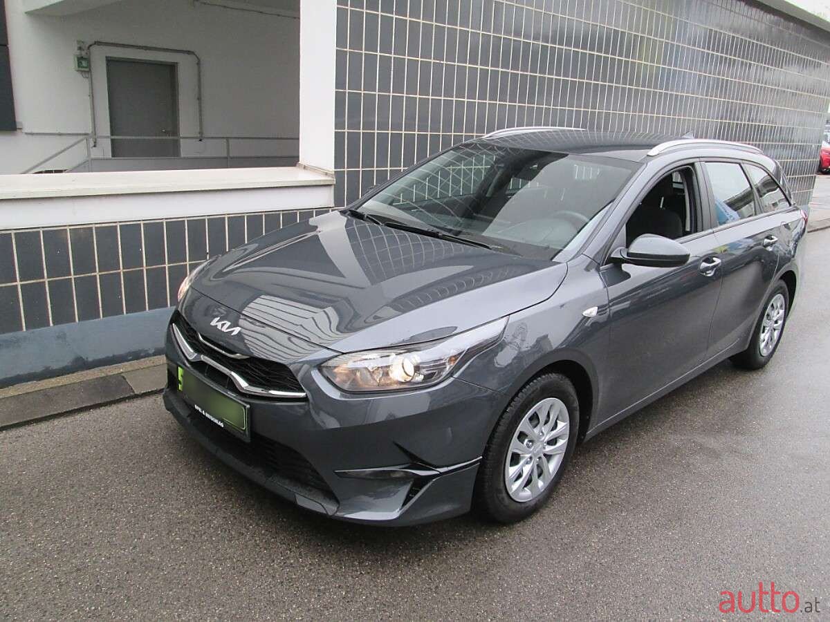 2023' Kia Ceed photo #2