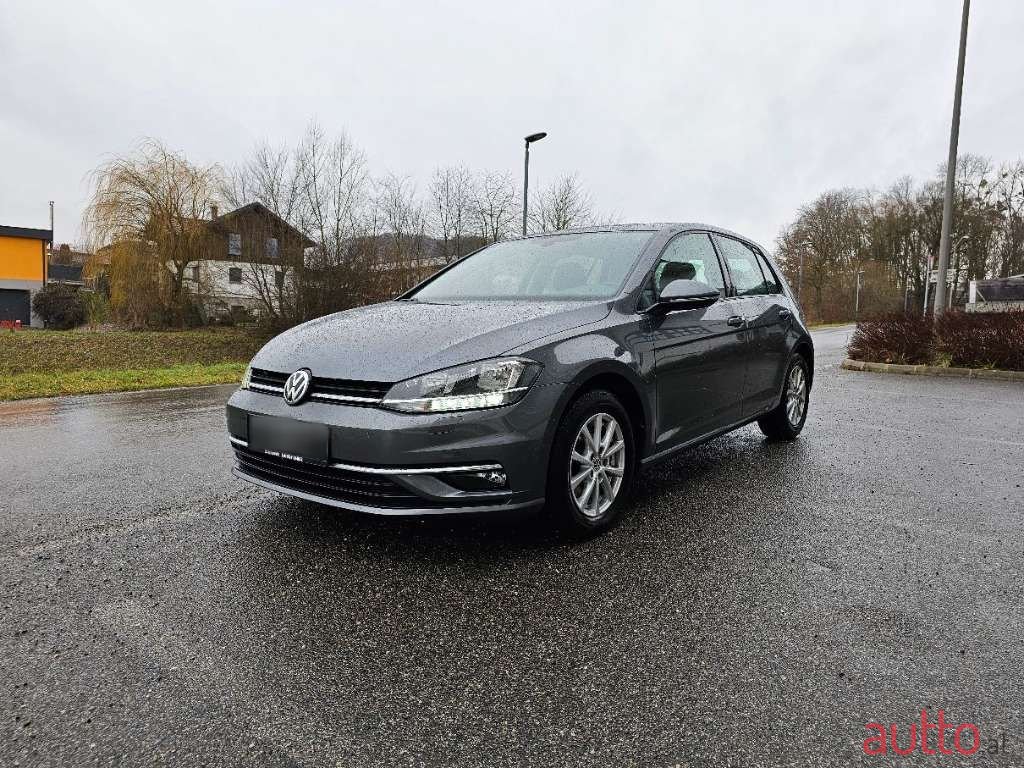 2018' Volkswagen Golf photo #1