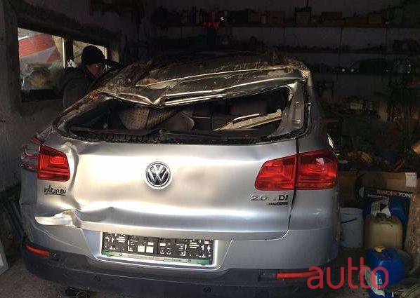 2012' Volkswagen Tiguan photo #1