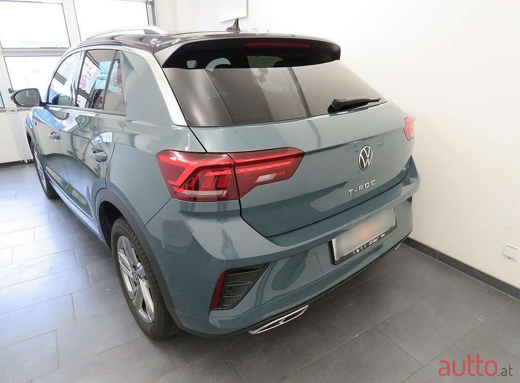 2022' Volkswagen T-Roc photo #2