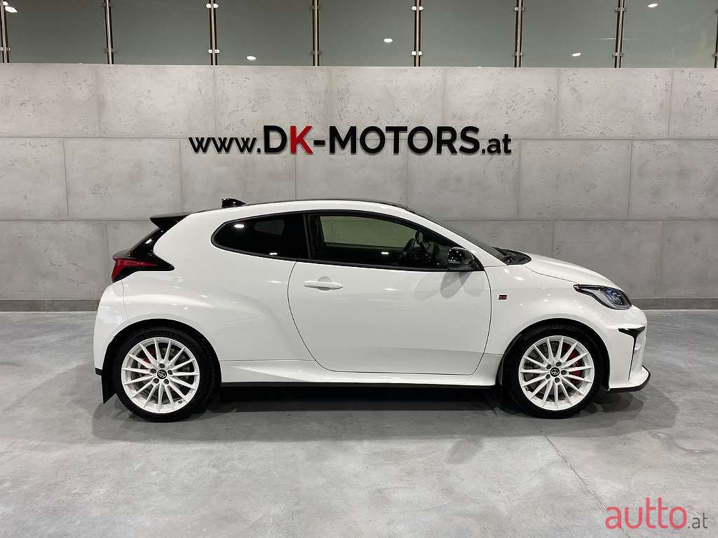 2021' Toyota Yaris photo #1