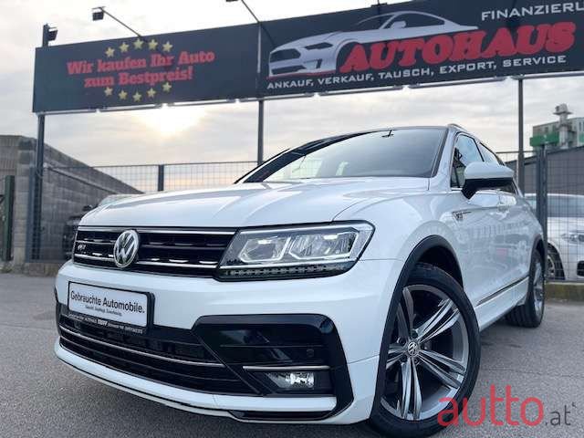 2018' Volkswagen Tiguan photo #4