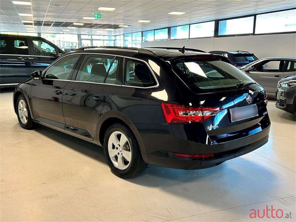 2019' Skoda Superb photo #5