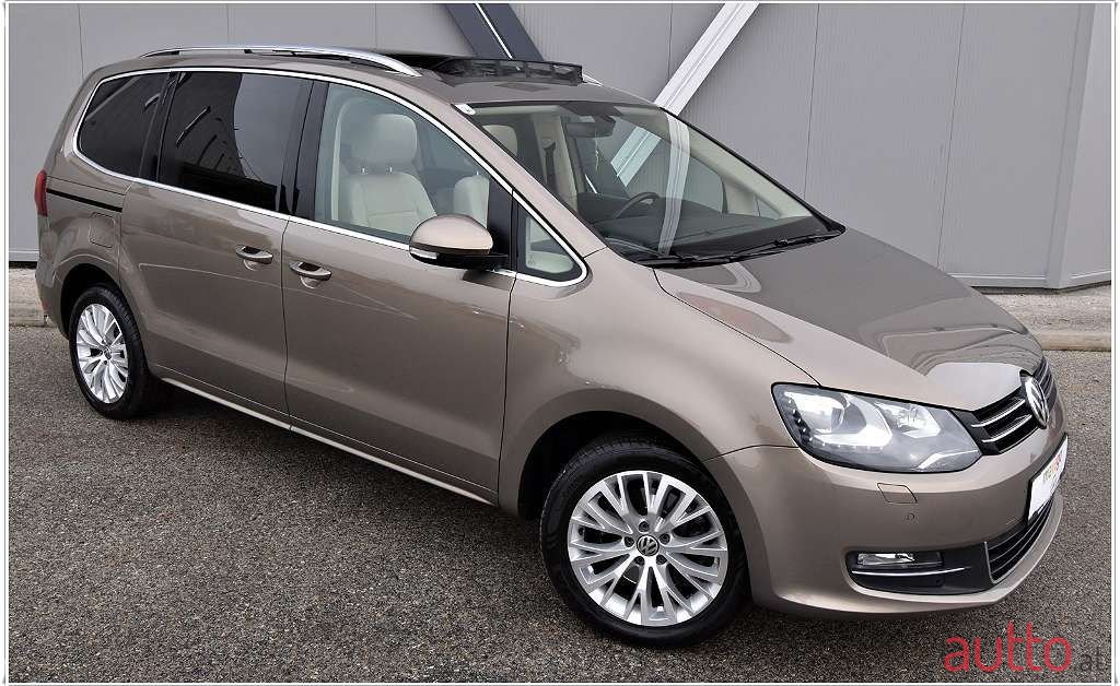 2017' Volkswagen Sharan photo #2