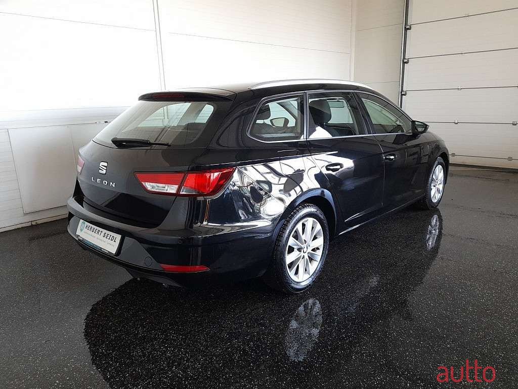 2019' SEAT Leon photo #1