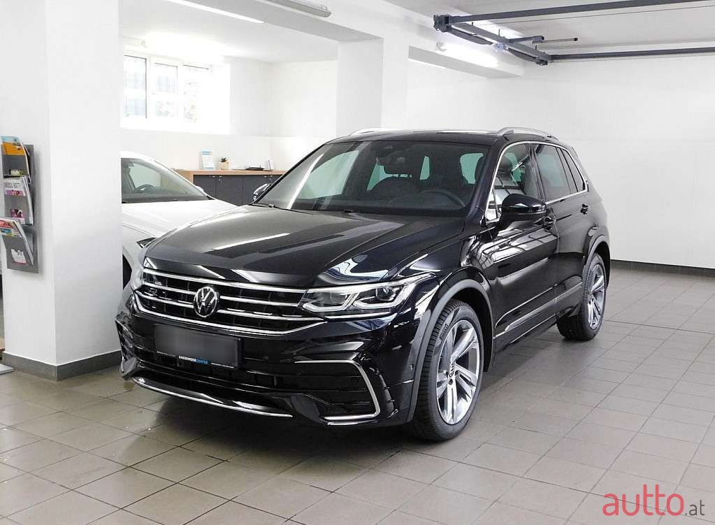 2023' Volkswagen Tiguan photo #1