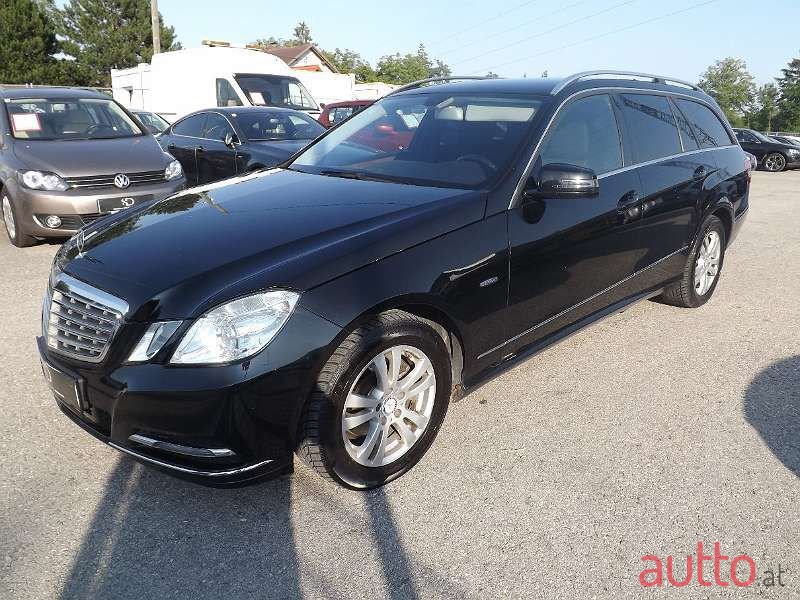 2011' Mercedes-Benz E-Klasse photo #3