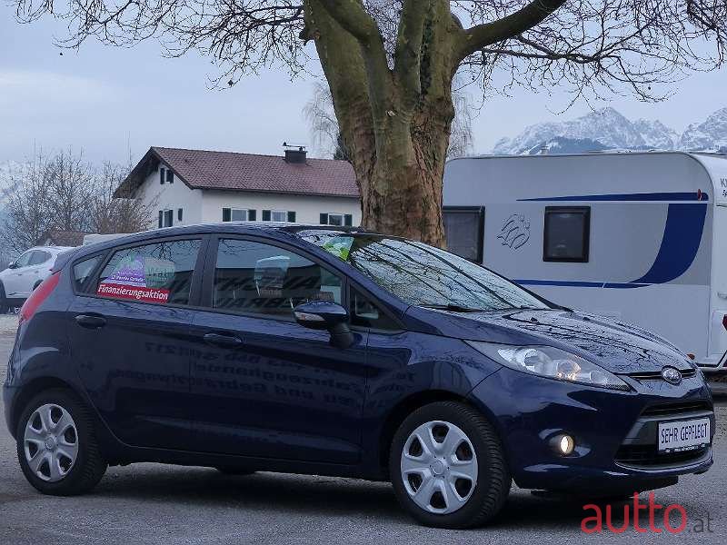 2010' Ford Fiesta photo #4