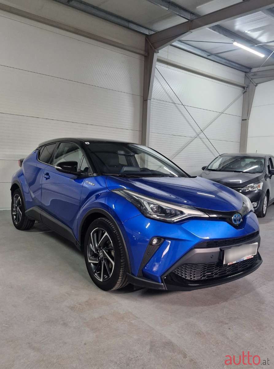 2020' Toyota C-HR photo #5