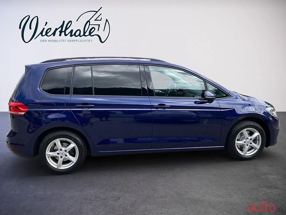2016' Volkswagen Touran photo #3