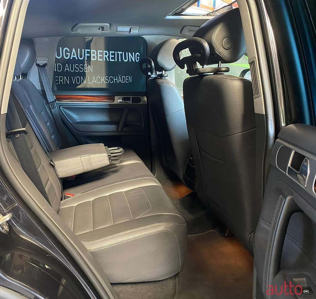 2007' Volkswagen Touareg photo #4