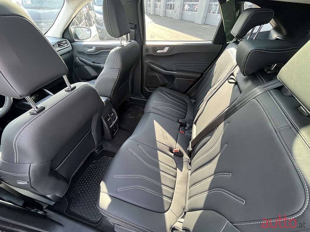 2023' Ford Kuga photo #6