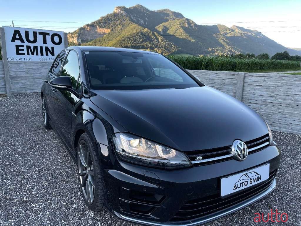 2015' Volkswagen Golf photo #1