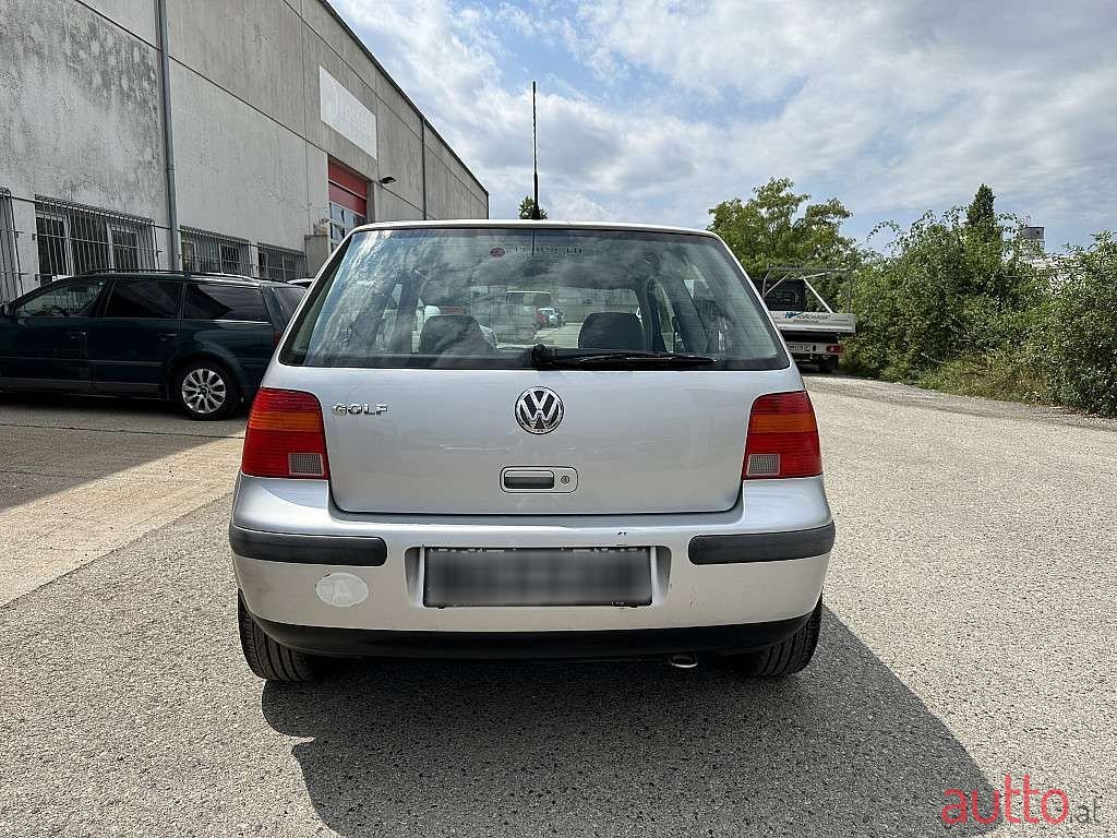 2001' Volkswagen Golf photo #6