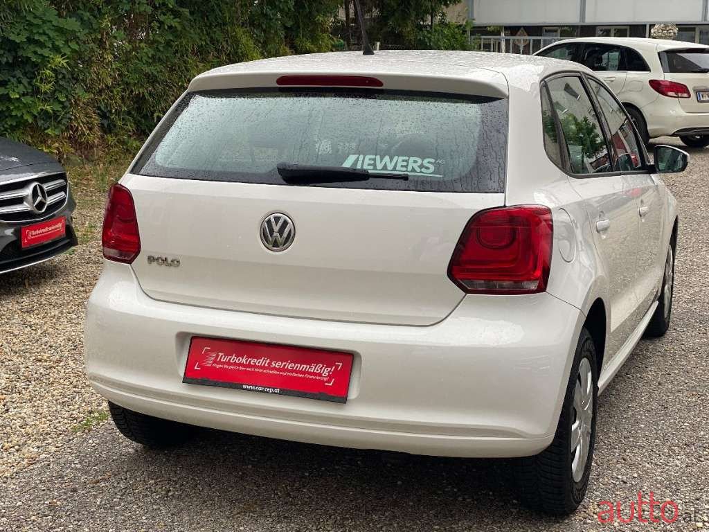 2013' Volkswagen Polo photo #3
