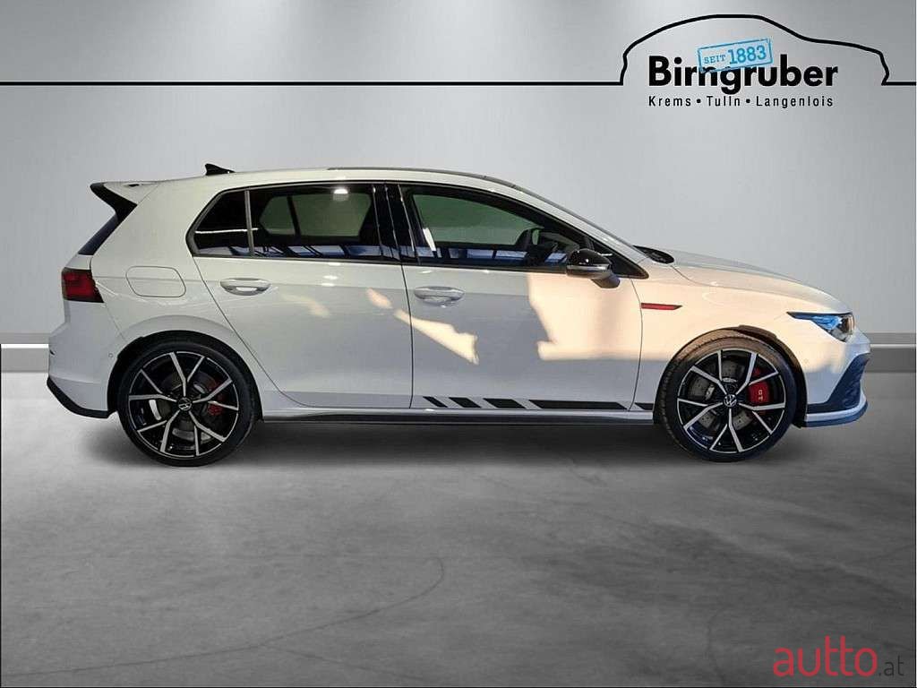 2024' Volkswagen Golf photo #3