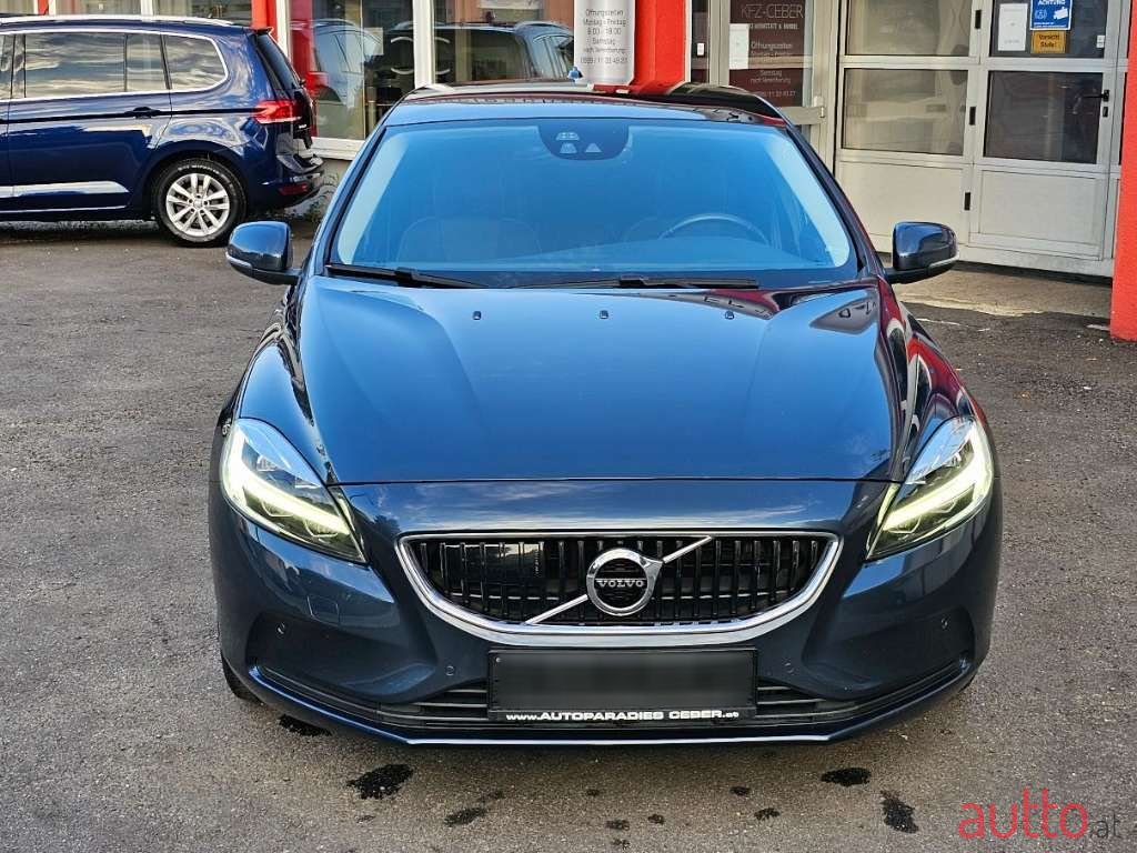 2018' Volvo V40 photo #4