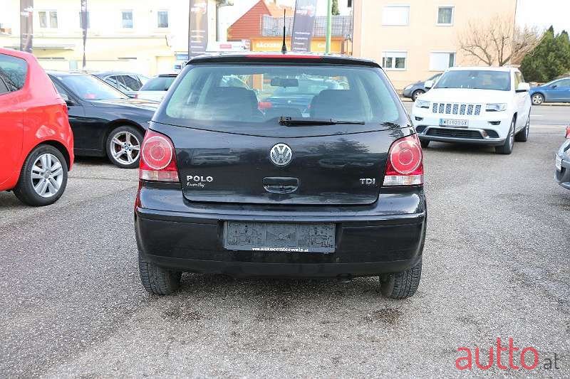 2008' Volkswagen Polo photo #4