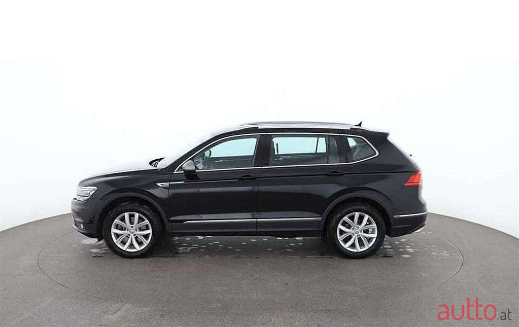 2021' Volkswagen Tiguan photo #4