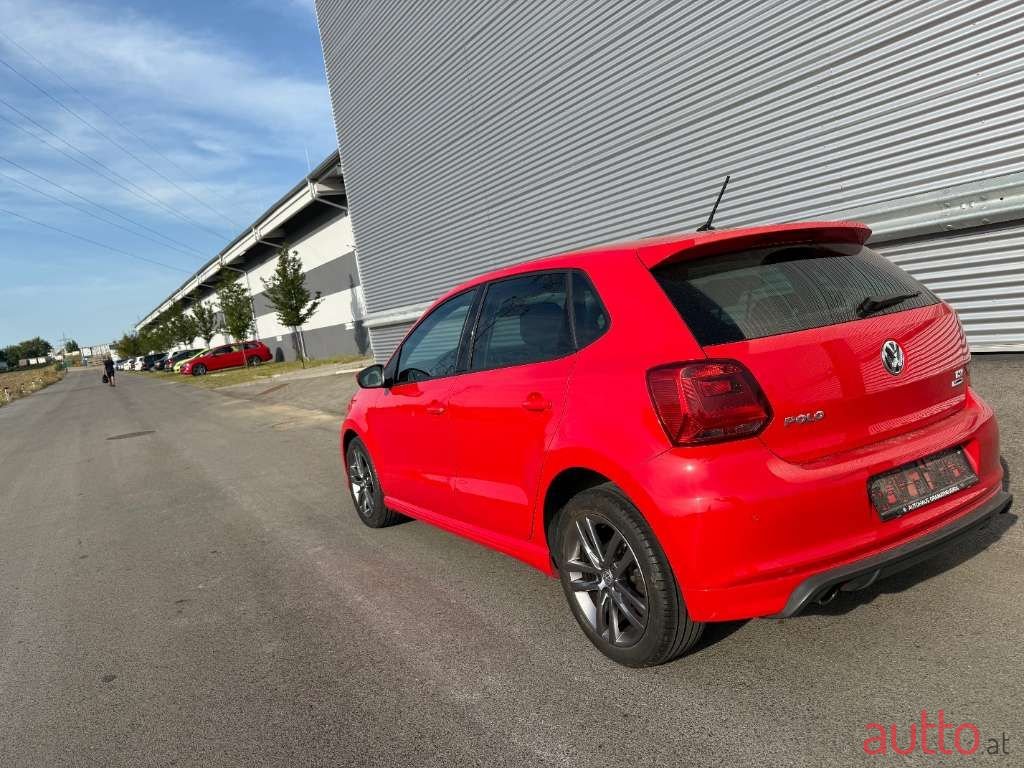 2017' Volkswagen Polo photo #5