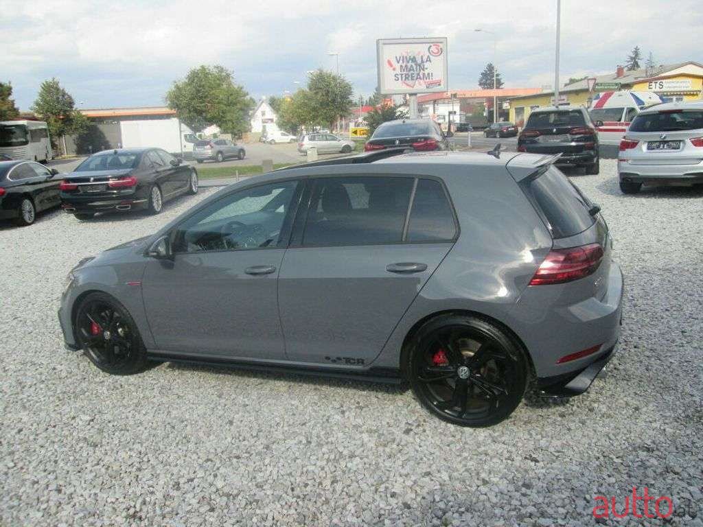 2019' Volkswagen Golf photo #5