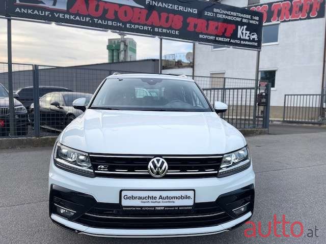 2018' Volkswagen Tiguan photo #3