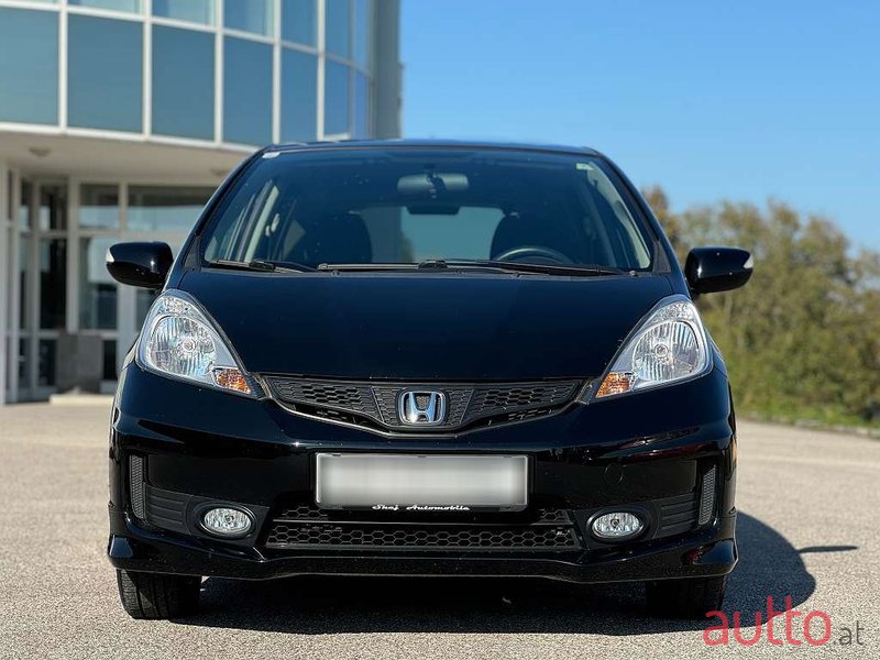 2013' Honda Jazz photo #3